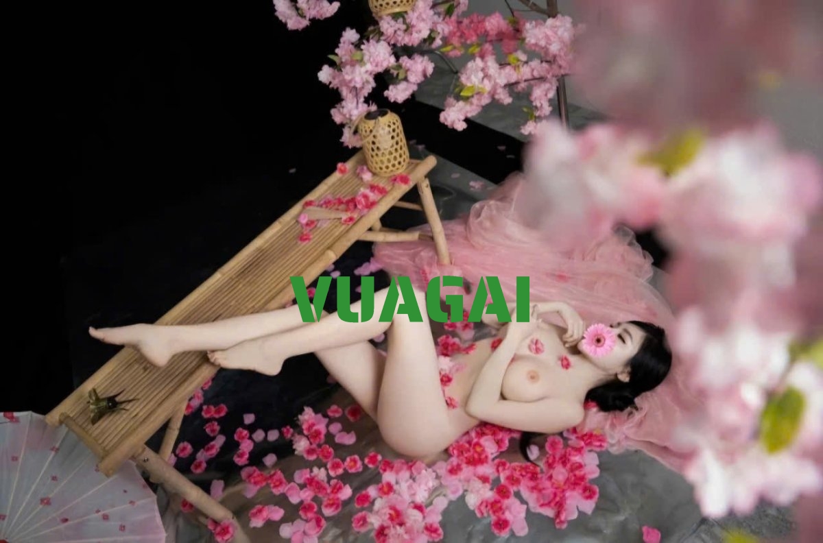 Ảnh bìa gái gọi VY VY